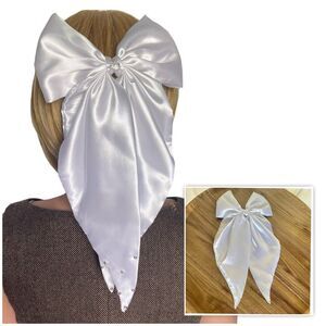 New coquette hair pin ties in trend white